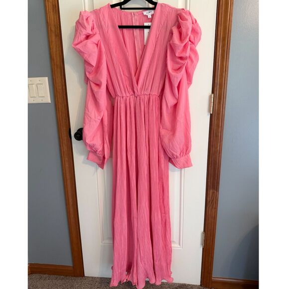 WoWo Dresses & Skirts - New!! WoWo Woman's Blush Dress size s